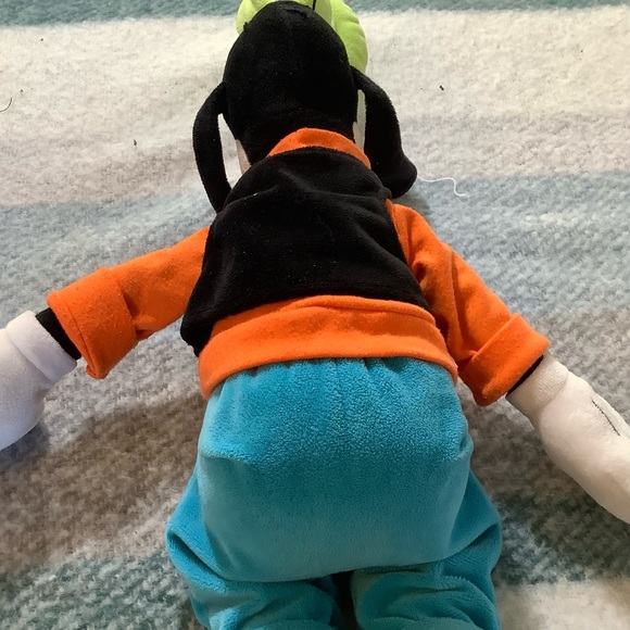 Disney classic Goofy-plush Medium - Picture 4 of 7